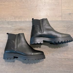 Steve Madden Moira Chelsea Boot NEW